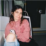 Actualmente estoy estudiando el tercer año de educación primaria trilingüe. Doy clases de ingles desde primaria hasta bachillerato